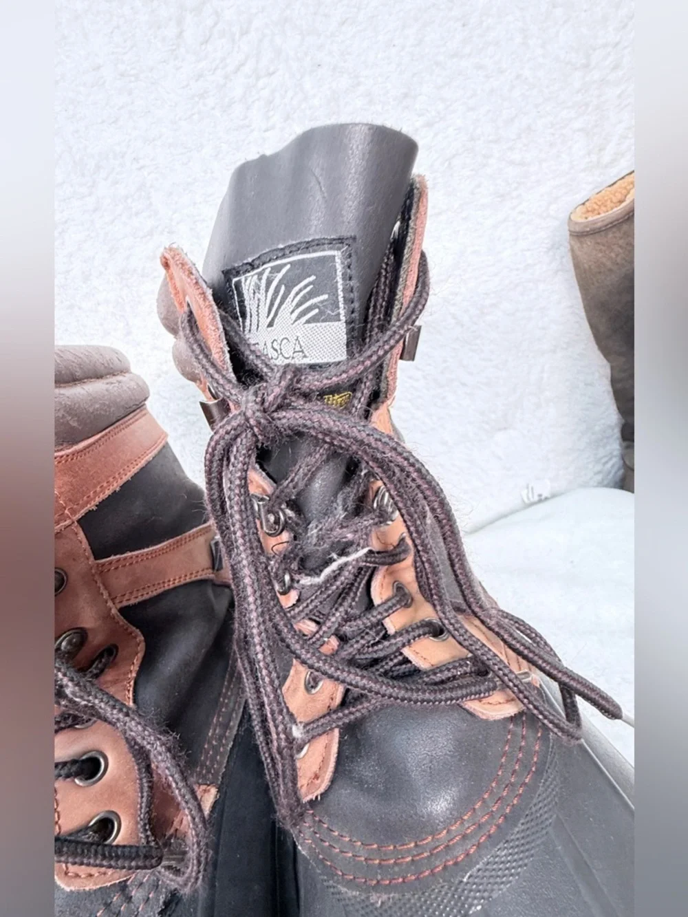 Itasca Duck Boots Mens Size 10 Waterproof Insulated Winter Lace Up Brown Black